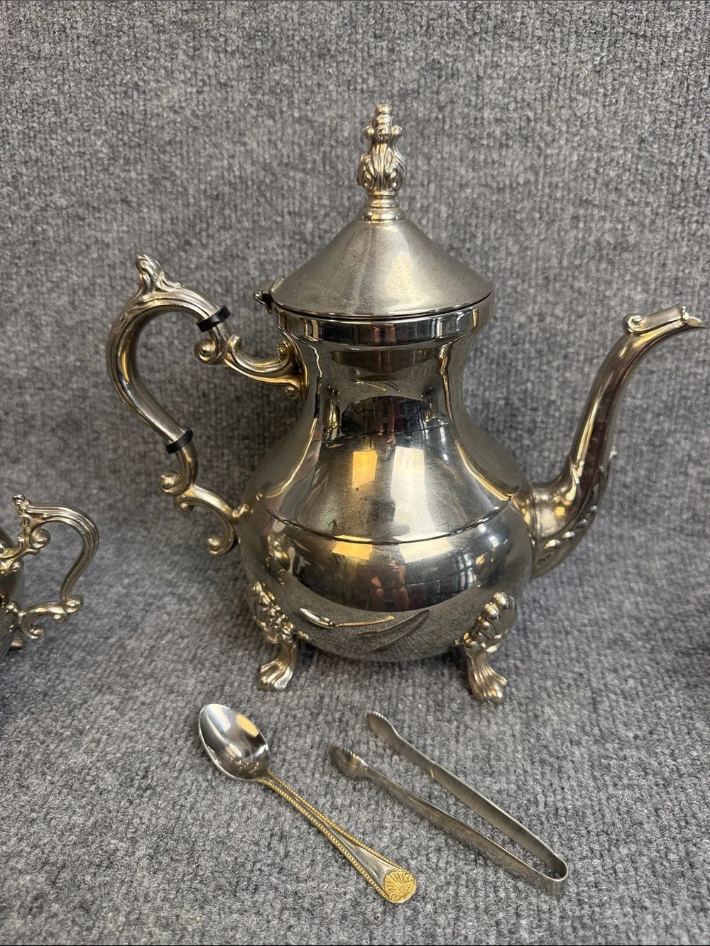 Silver plated, unmarked set: teapot, creamer, sugar bowl - Very Nice!